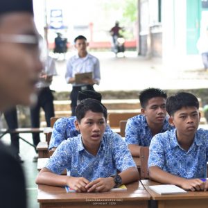 Percontohan Amaliyah Tadris Bahasa Arab dan Inggris Santri Kelas 12 SMK Pesantren Darunnajah 2 Cipining