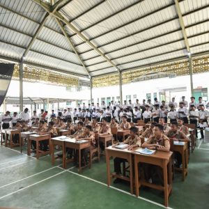 Percontohan Amaliyah Tadris Bahasa Arab dan Inggris Santri Kelas 6 MA Pesantren Darunnajah 2 Cipining