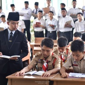 Percontohan Amaliyah Tadris Bahasa Arab dan Inggris Santri Kelas 6 MA Pesantren Darunnajah 2 Cipining
