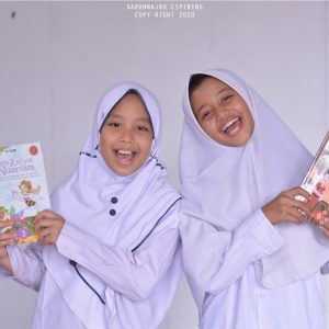 Pembinaan DOKCIL oleh TIM Puskesmas dan Pembimbing di Madrasah Ibtidaiyah Darunnajah 2 Cipining