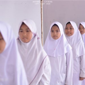 Pembinaan DOKCIL oleh TIM Puskesmas dan Pembimbing di Madrasah Ibtidaiyah Darunnajah 2 Cipining