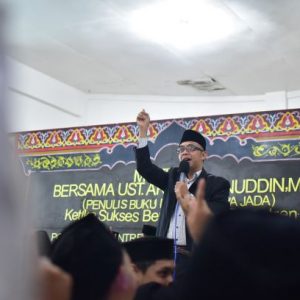 Seminar Motivasi "Man Jadda Wajada" Bersama Ust Akbar Zainudin