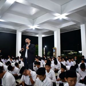 Seminar Motivasi "Man Jadda Wajada" Bersama Ust Akbar Zainudin