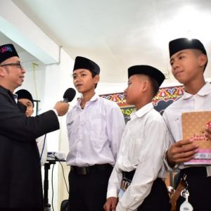 Seminar Motivasi "Man Jadda Wajada" Bersama Ust Akbar Zainudin
