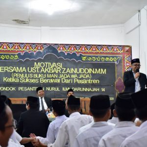 Seminar Motivasi "Man Jadda Wajada" Bersama Ust Akbar Zainudin