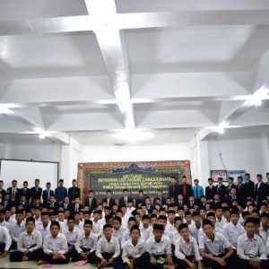 Seminar Motivasi "Man Jadda Wajada" Bersama Ust Akbar Zainudin