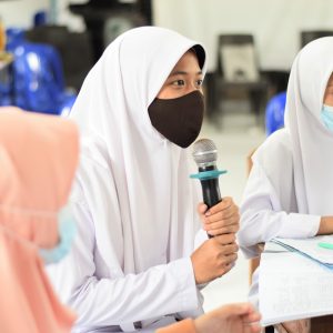 Percontohan Amaliyah Tadris Bahasa Arab dan Inggris Santriwati Kelas 6 TMI Pesantren Darunnajah 2 Cipining