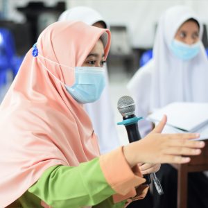Percontohan Amaliyah Tadris Bahasa Arab dan Inggris Santriwati Kelas 6 TMI Pesantren Darunnajah 2 Cipining
