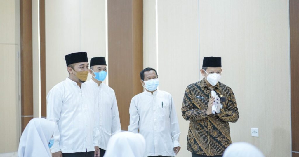 Camat Pesanggrahan Apresiasi Pesantren Darunnajah Pelopori Vaksinasi Massal