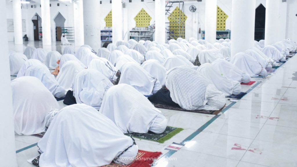 Sujud Syukur dan Do'a Bersama Kesyukuran 60 Tahun Milad Pesantren Darunnajah