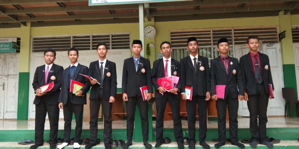 Kepimpinan Dan Kaderisasi