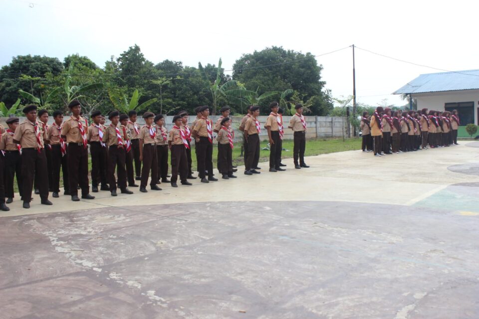 barisan pramuka darunnajah 13