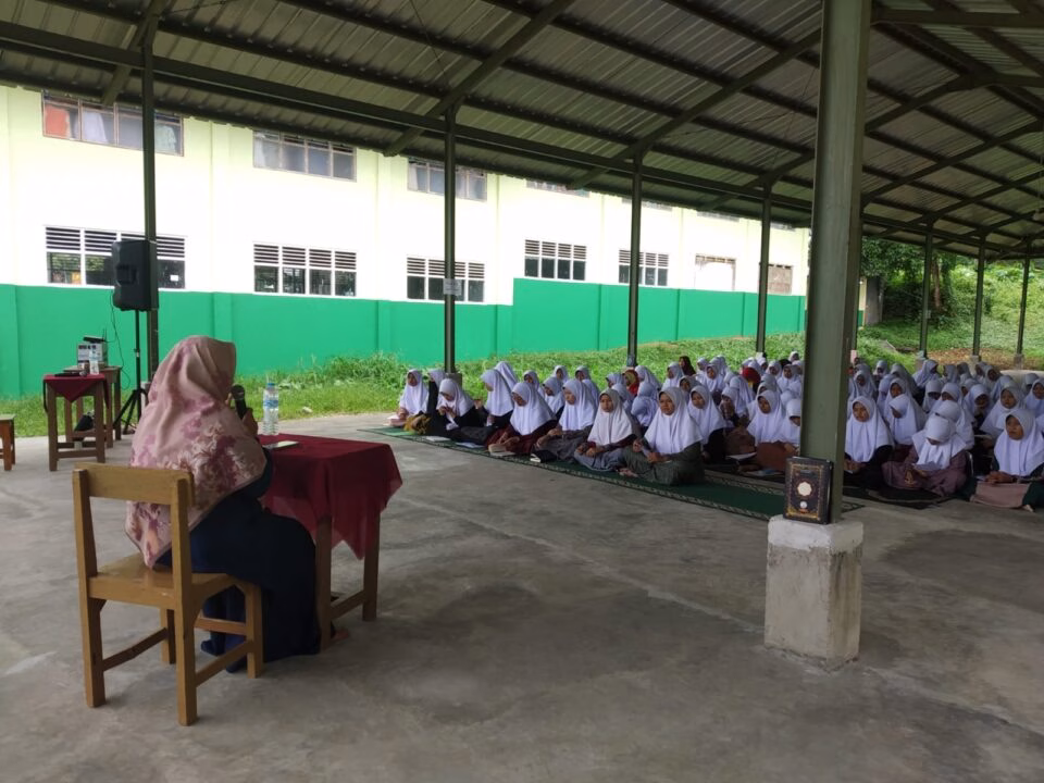 Menambah Pengetahuan Santri Dalam Praktik Wudhu Dan Shalat