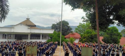 Senam Santri Putri Darunnajah 2 Cipining