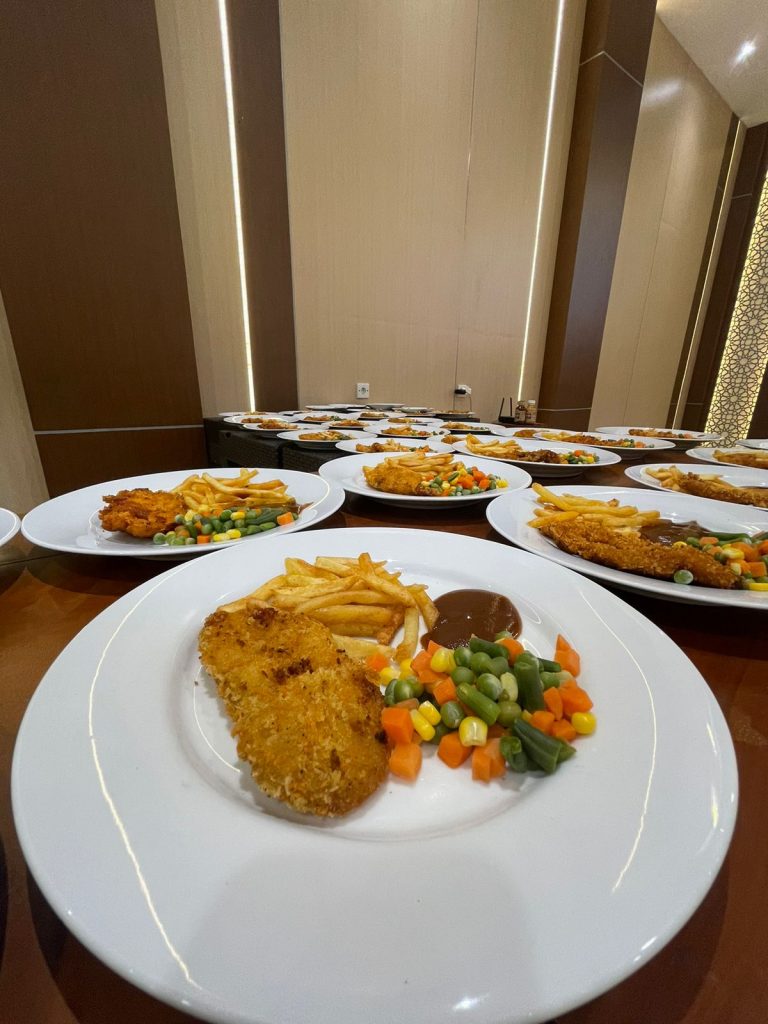 Pentingnya Perilaku di Meja Makan, OSDN Adakan Pelatihan Table Manner