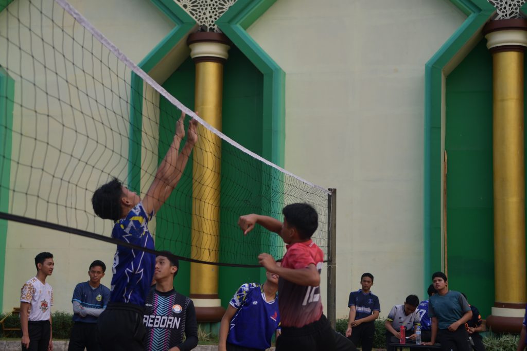 Bina Potensi Santri: Darunnajah Adakan Latihan Klub Volly Gabungan