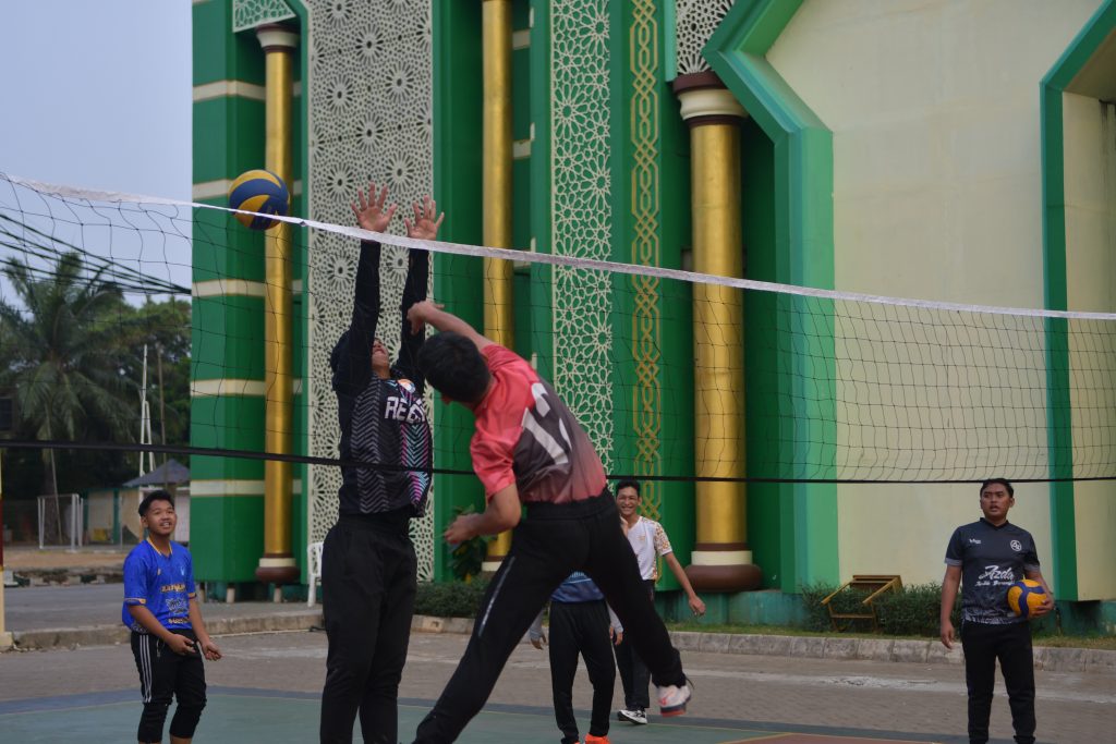 Bina Potensi Santri: Darunnajah Adakan Latihan Klub Volly Gabungan