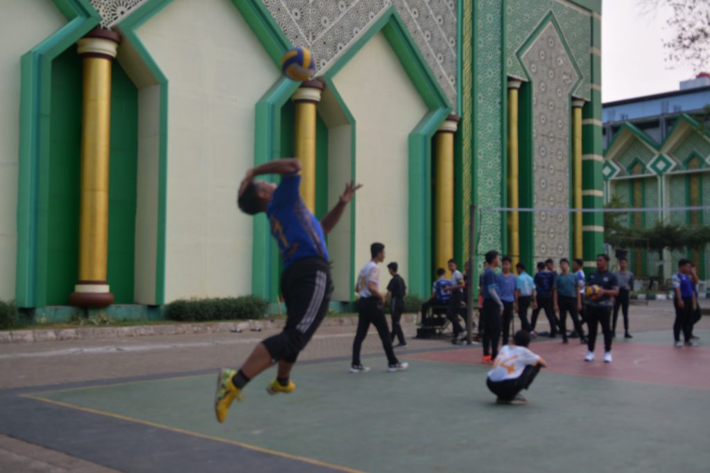 Bina Potensi Santri: Darunnajah Adakan Latihan Klub Volly Gabungan