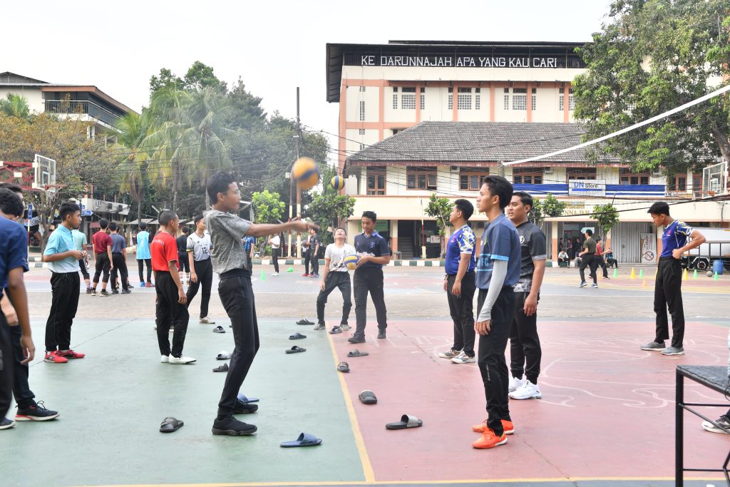Bina Potensi Santri: Darunnajah Adakan Latihan Klub Volly Gabungan