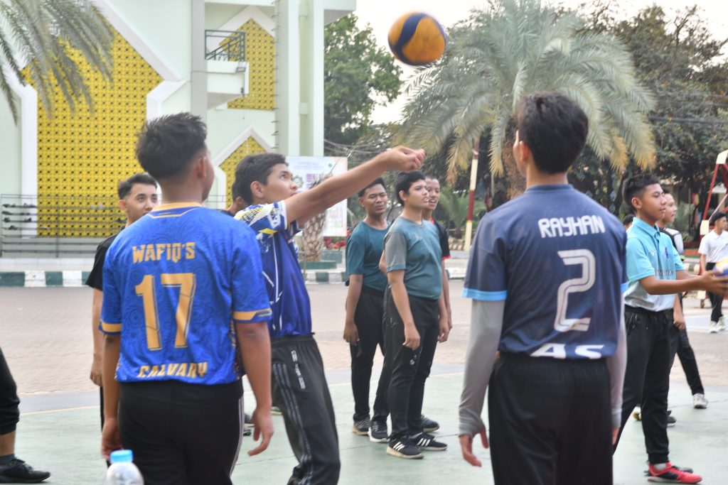 Bina Potensi Santri: Darunnajah Adakan Latihan Klub Volly Gabungan
