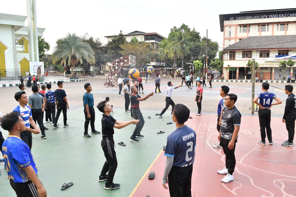 Bina Potensi Santri: Darunnajah Adakan Latihan Klub Volly Gabungan