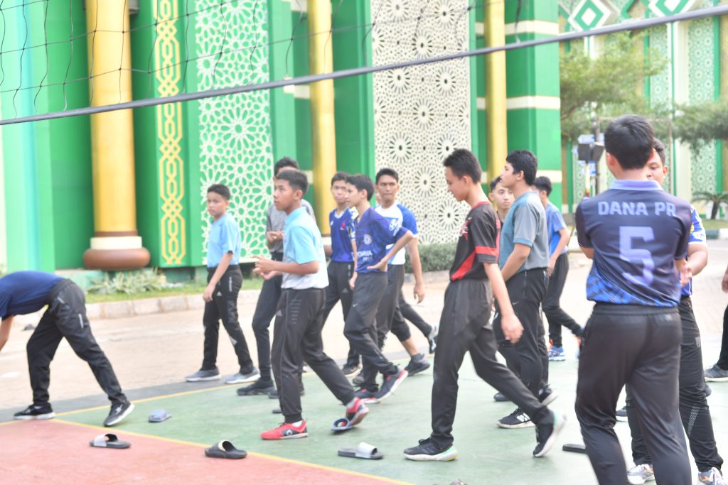 Bina Potensi Santri: Darunnajah Adakan Latihan Klub Volly Gabungan