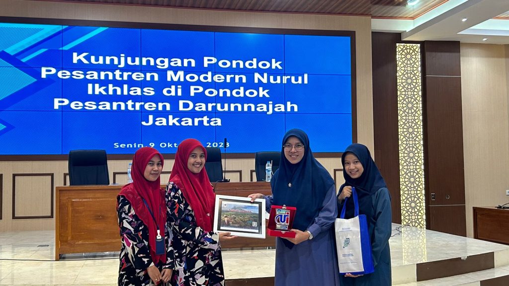 Kunjungan Pondok Pesantren Nurul Ikhlas ke Pondok Pesantren Darunnajah Jakarta