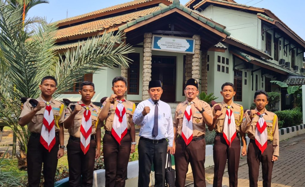 Santri Darunnajah Ikuti (PELANTARA) Pelayaran Lintas Nusantara Ke -11 Tahun 2023 di Papua