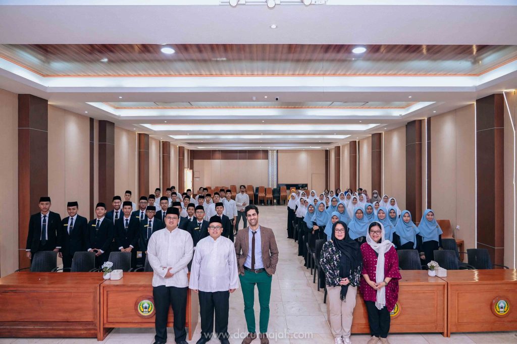 Kunjungan Razi Jafri, Produser Muslim Asal Amerika ke Pesantren Darunnajah