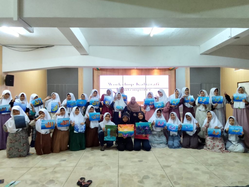 Workshop Kaligrafi Kontemporer Bersama Usthadzah Marfuah Muthuhharoh
