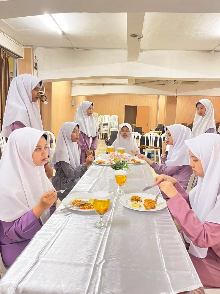 Workshop Table Manner dan Etika Menerima Tamu