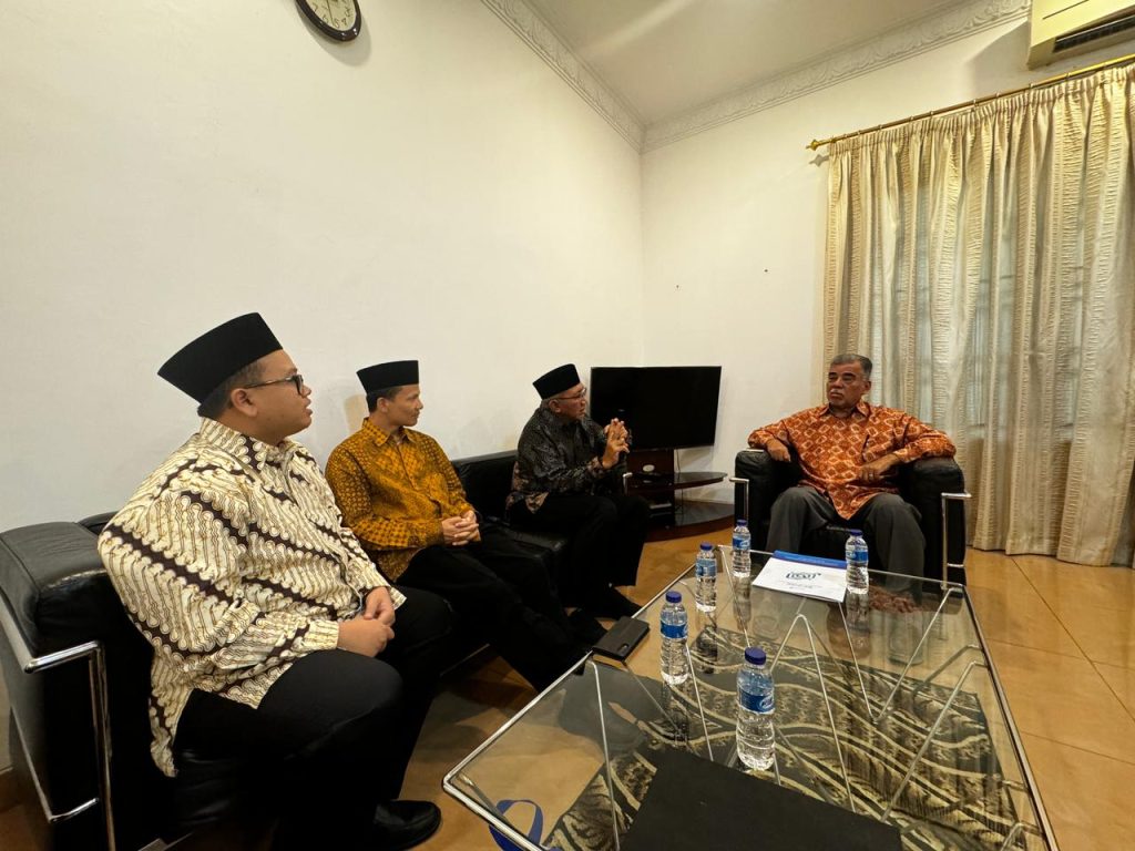 Silaturrahim Pimpinan Pondok Pesantren Darunnajah dengan Direktur Liga Muslim Dunia