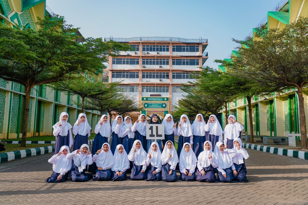 Upacara Perdana Santri Baru Kelas 1 dan Int TMI Darunnajah