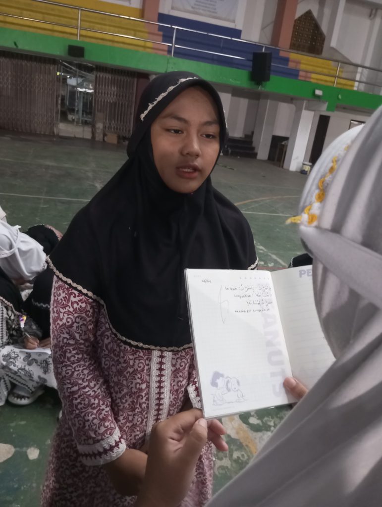 Menumbuhkan Kemampuan Santri dalam Berbahasa Arab & Inggris di Pesantren