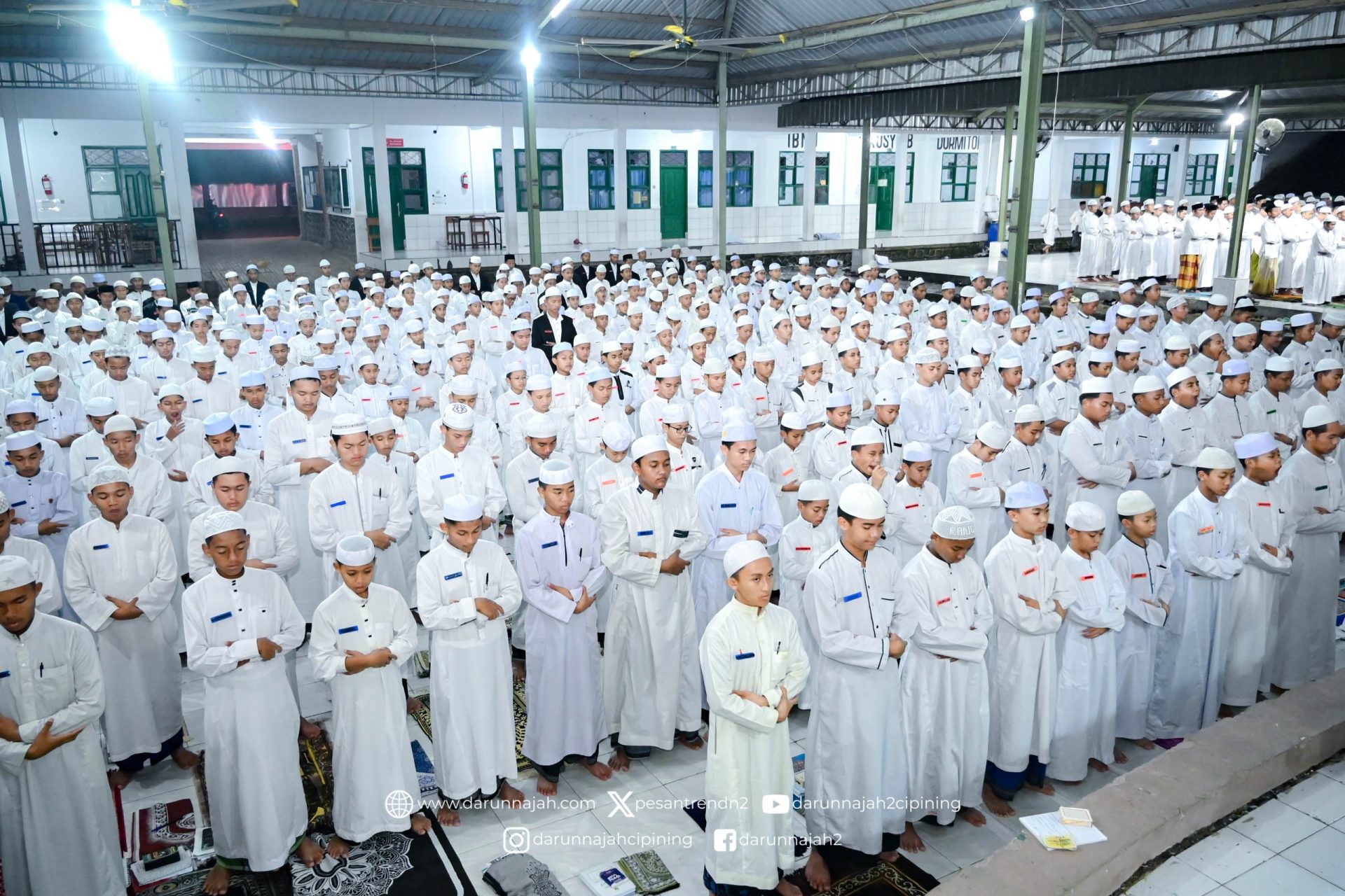 SEMANGAT SANTRI DARUNNAJAH 2 CIPINING SAMBUT MALAM PERTAMA RAMADHAN 1446 H
