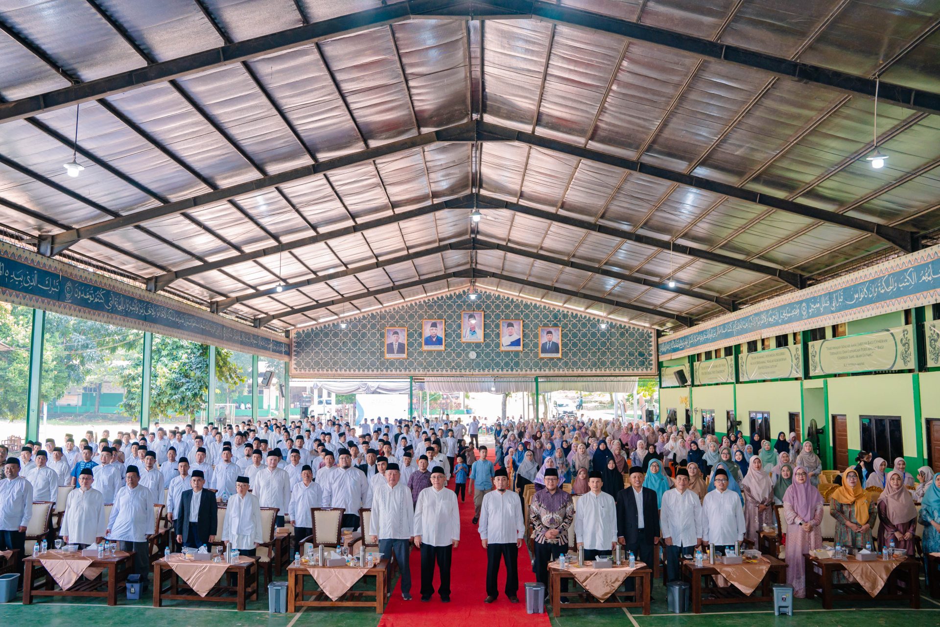 Halal Bi Halal Keluarga Besar Darunnajah: Merayakan Kebersamaan dengan Semangat Perjuangan