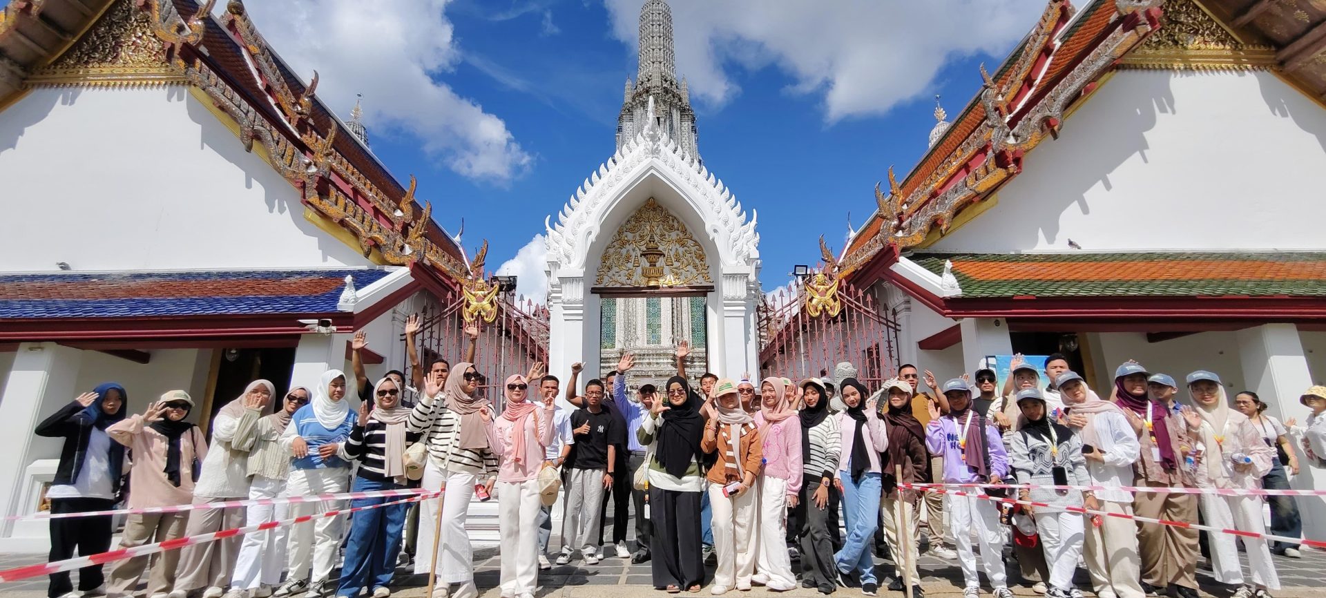 Eksplorasi Budaya ASEAN: City Tour di Wat Arun dan Perjalanan Lintas Thailand-Malaysia dalam ASEAN SCETRO 2025