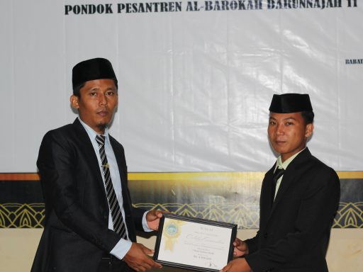 Malam Penuh Haru, Pondok Pesantren Al-Barokah Darunnajah 11 Rayakan Kelulusan TMI Catalyst Generation Angkatan VIII