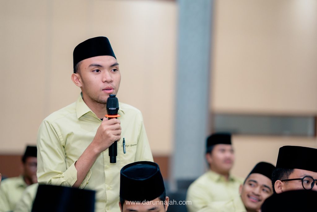 Menjelang Alumni, Santri Kelas Akhir TMI Darunnajah Dibekali Pemahaman Kristologi
