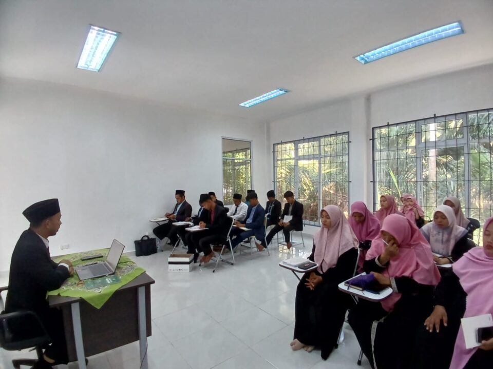 Guru  Al-Harokah Darunnajah 12 Dumai  Perkuat Visi Melalui Khutbatul Arsy dan Pelatihan Qiroah