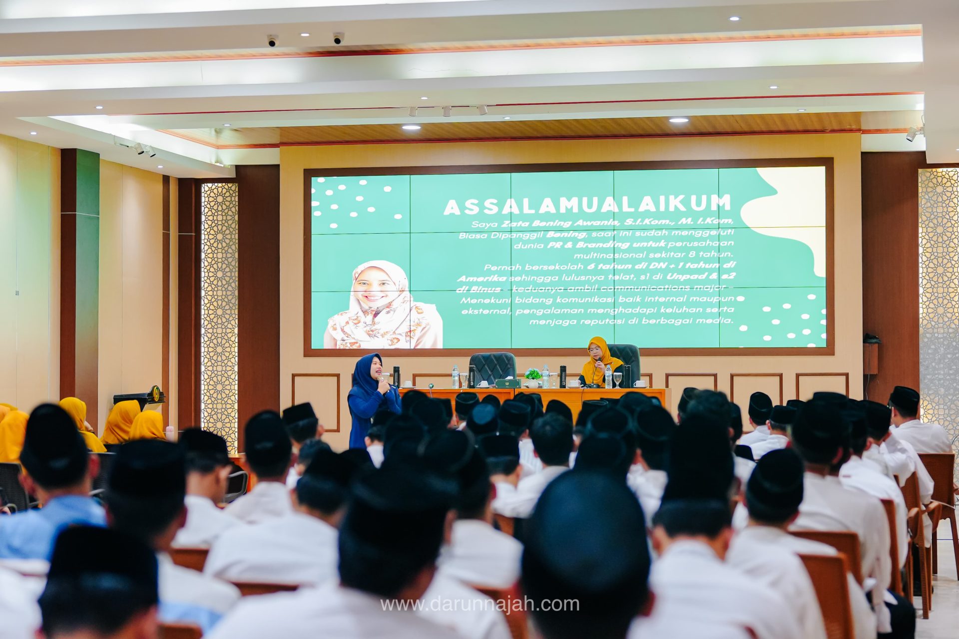 Sebanyak 250 Guru TMI Darunnajah Ikuti Pelatihan Service Excellence