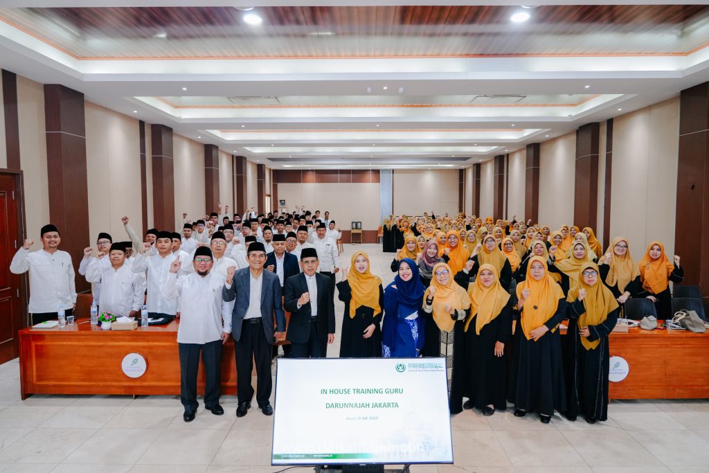 Sebanyak 250 Guru TMI Darunnajah Ikuti Pelatihan Service Excellence