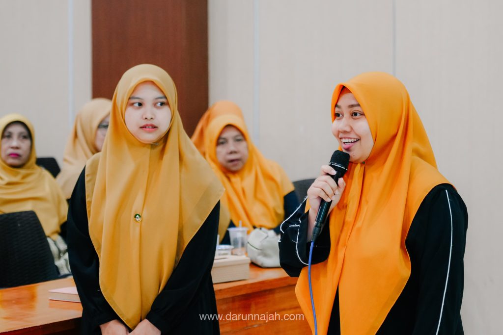 Sebanyak 250 Guru TMI Darunnajah Ikuti Pelatihan Service Excellence