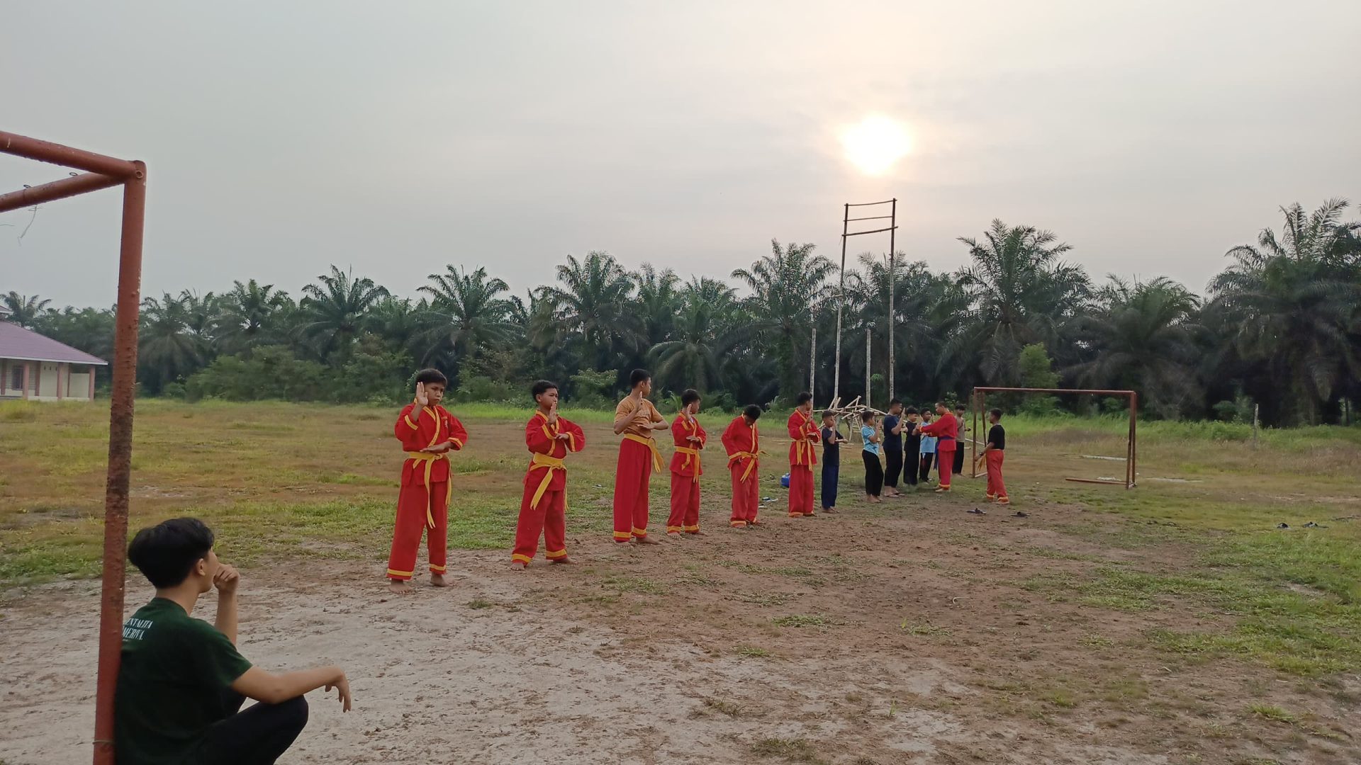 Santri Al-Harokah Asah Ketangguhan Jiwa Melalui Tapak Suci