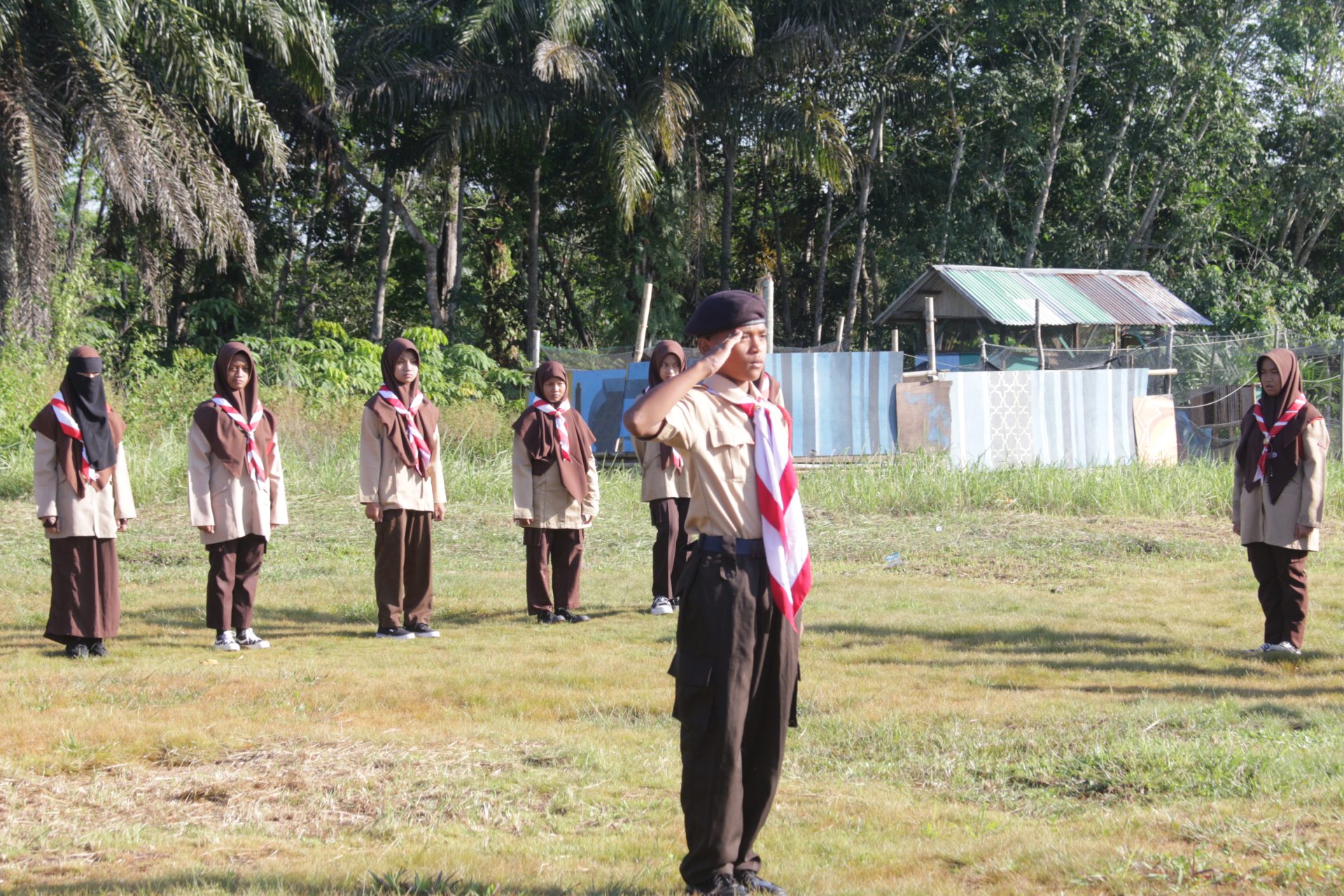 Pesantren Darunnajah 12 Dumai Tanam Bibit Kelapa Tanda Awal Pembuka Perkemahan Khutbatul 'Arsy Ke-5