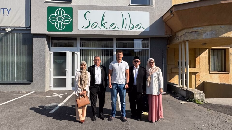 Kunjungan Pimpinan Darunnajah ke Sakalibský Kultúrny Spolok, Banská Bystrica, Slovakia
