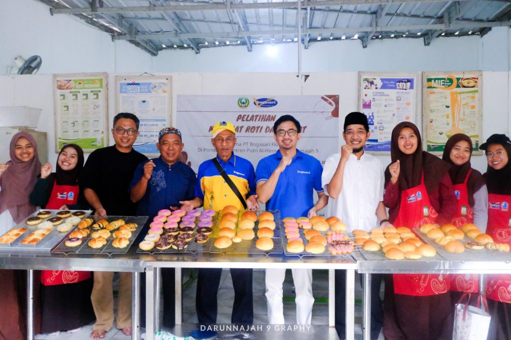 Pelatihan Roti & Donat Bersama Bogasari, Tingkatkan Skill Guru Al-Hasanah Bakery
