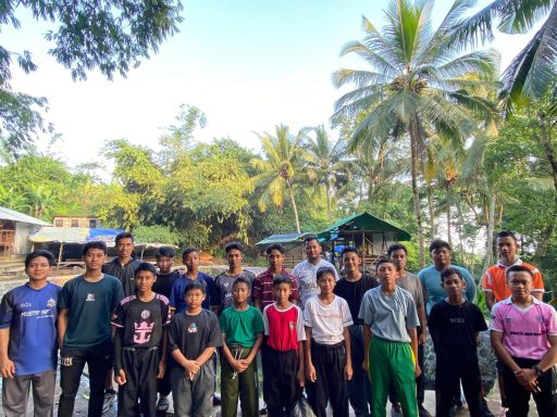 Santri Darunnajah 17 Jelajahi Alam Sekitar dalam Kegiatan Jalan Pagi