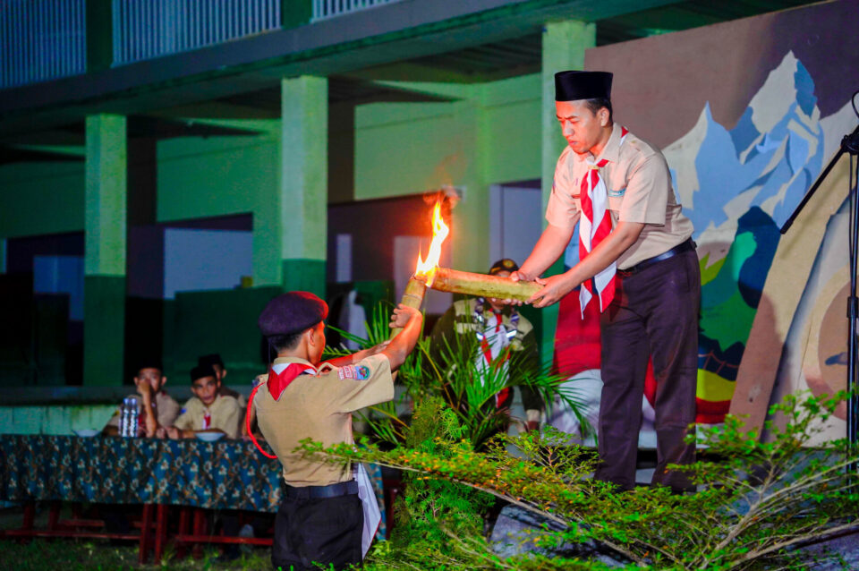 Semarak Malam Api Unggun - Menyulut Semangat Kebersamaan