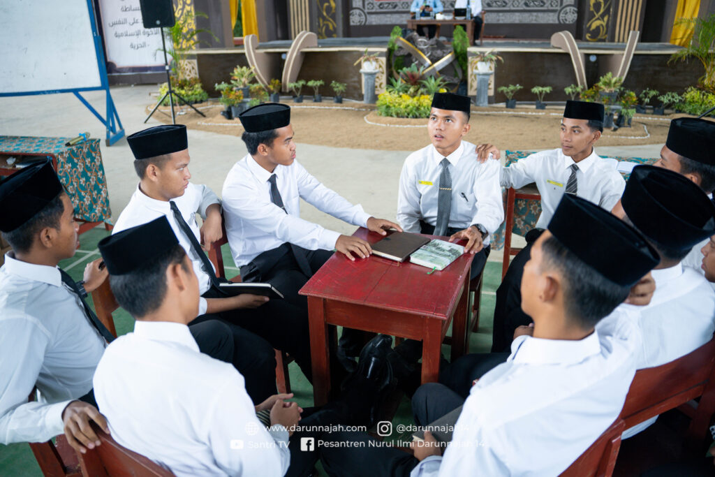 Membangun Jiwa Pemimpin Sejati - Latihan Dasar Kepemimpinan Santri Nurul Ilmi Darunnajah 14 Berlangsung Penuh Semangat